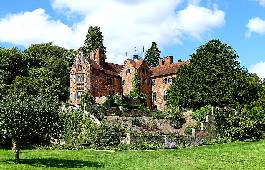 Chartwell House Photograph by Helen George