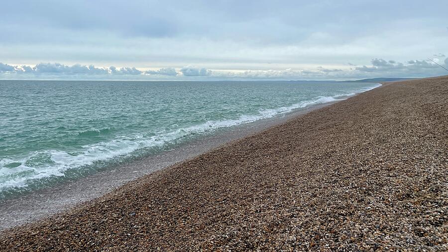 Pebbles Photograph - Chesil beach in March by William Falconer