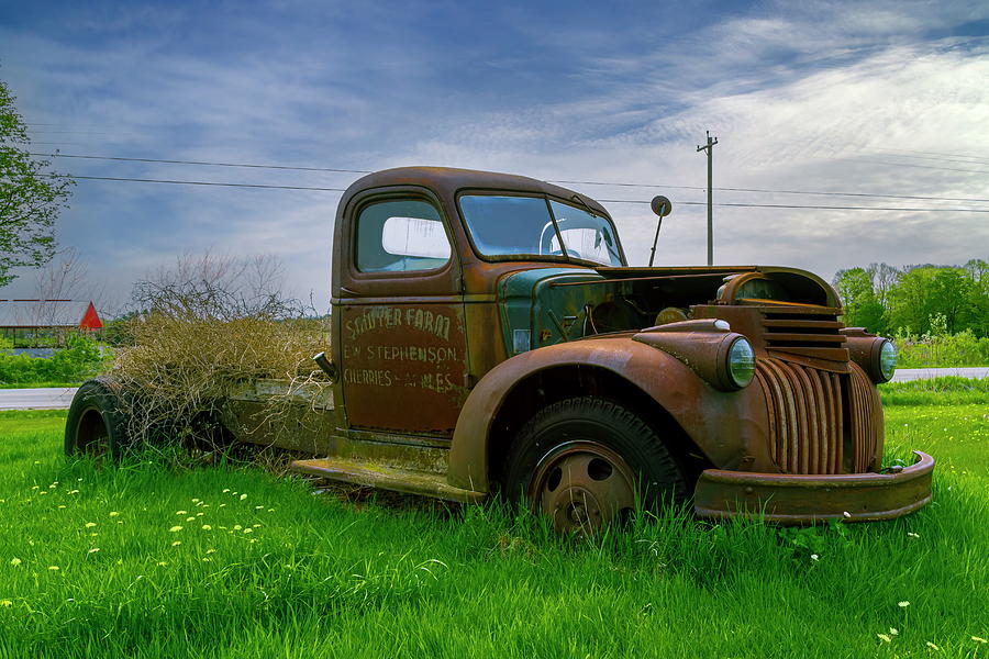 Chevrolet AK Series in a Field Photograph by Chuck De La Rosa
