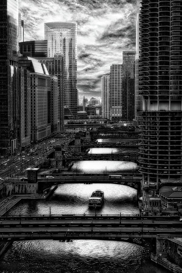 City View Photograph - Chicago City View December Tour Boat Ride Bw Vertical Hdr by Thomas Woolworth City View Photograph - Chicago City View December Tour Boat Ride Bw Vertical Hdr by Thomas Woolworth