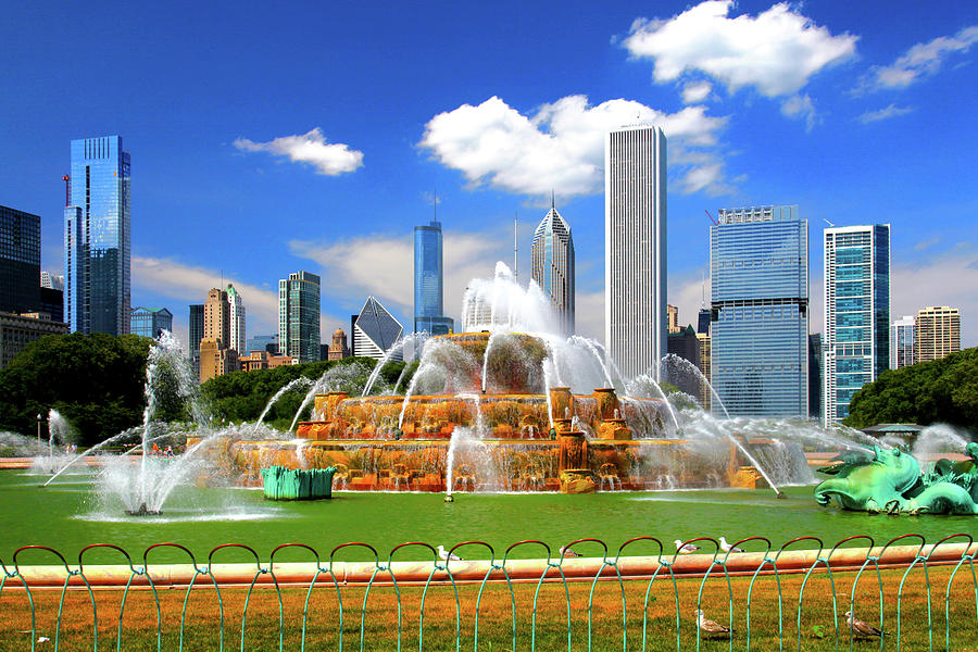 Chicago Skyline Grant Park Buckingham Fountain Photograph by Patrick Malon