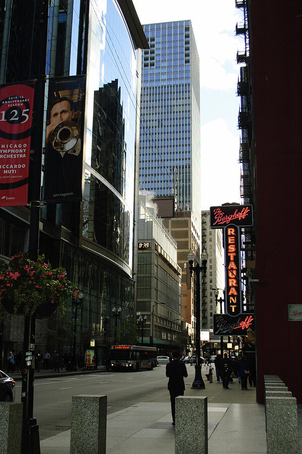 Chicago Street Scene Photograph by Thierry Lach Chicago Street Scene Photograph by Thierry Lach