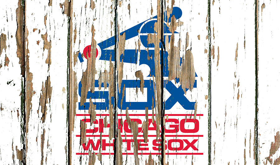 Chicago White Sox Vintage Logo on White Peeling Barn Wood Paint T