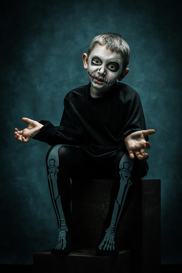 Child Man Horror Face Painting Make Up for Ghost Scary Stock Image - Image  of demon, background: 253004481