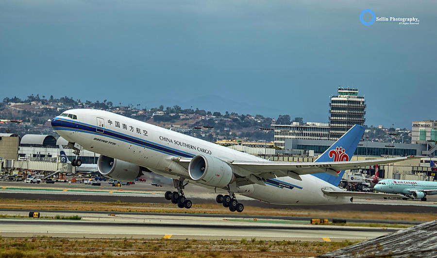 China Southern Cargo Photograph by Frank Sellin