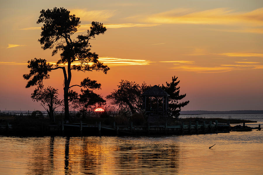 Chincoteague Island Sunset Photograph by Alan Raasch