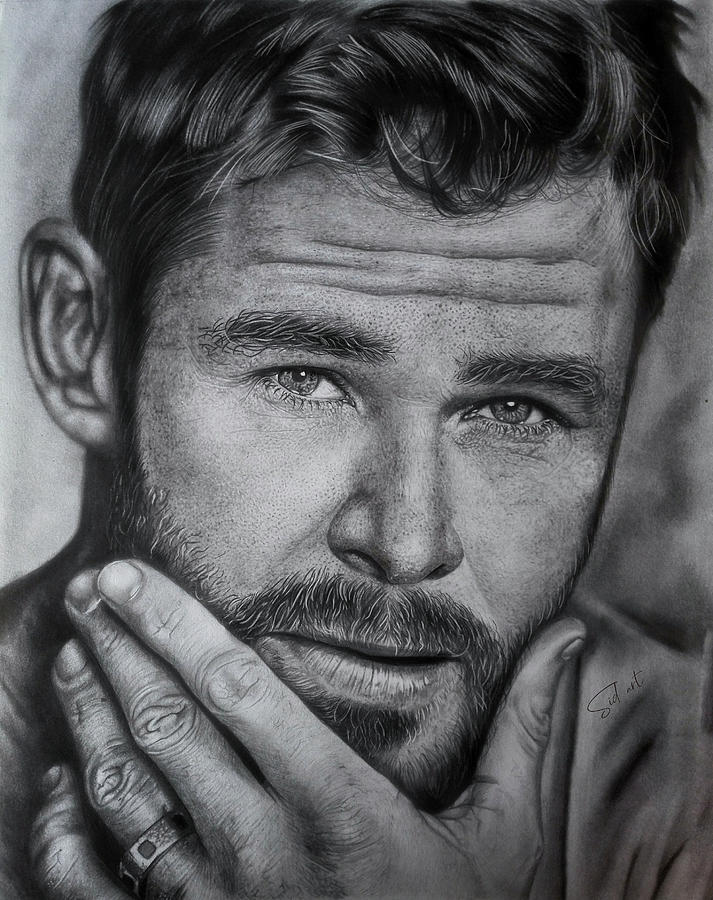 My Chris Hemsworth drawing! If anyone wants or knows people who would like  a portrait, please go to my Etsy shop ManupArte !! 🍂🍁☺️ | Art Amino
