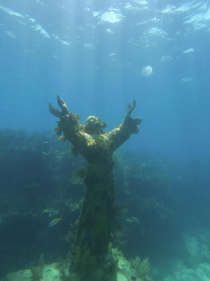 Christ of the Abyss in Key Largo Photograph by Robert J Wagner