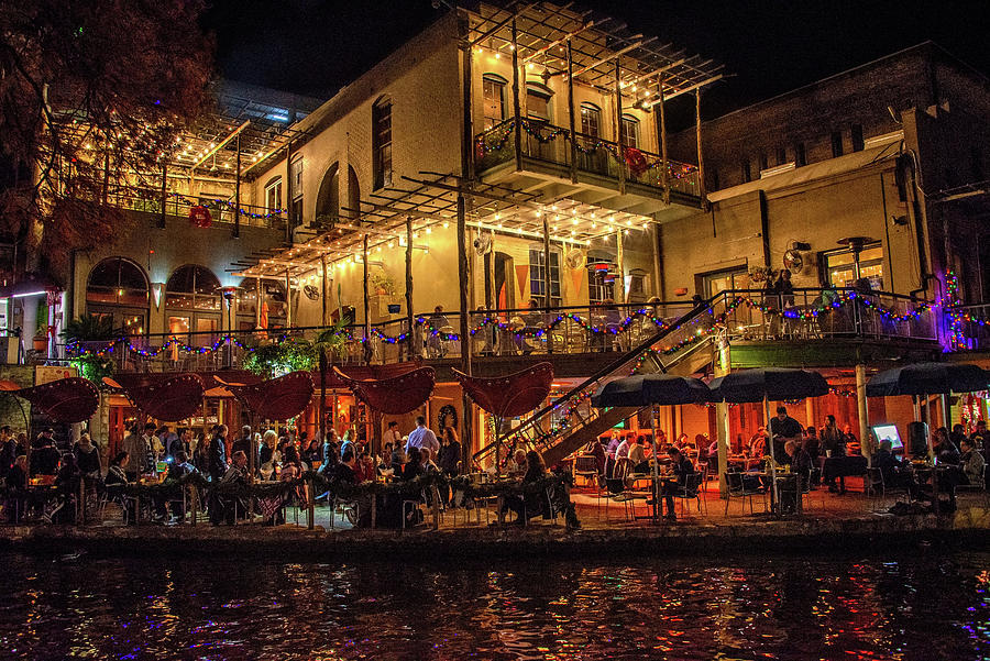 Christmas Dining on the Riverwalk Photograph by Lynn Bauer