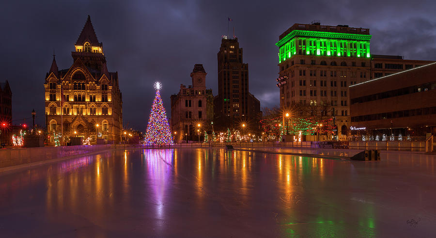 Christmas in Clinton Square Photograph by Everet Regal