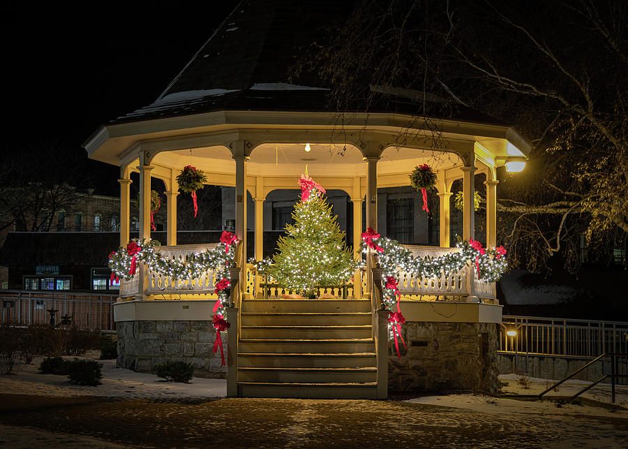 Christmas in Skaneateles Photograph by Rod Best