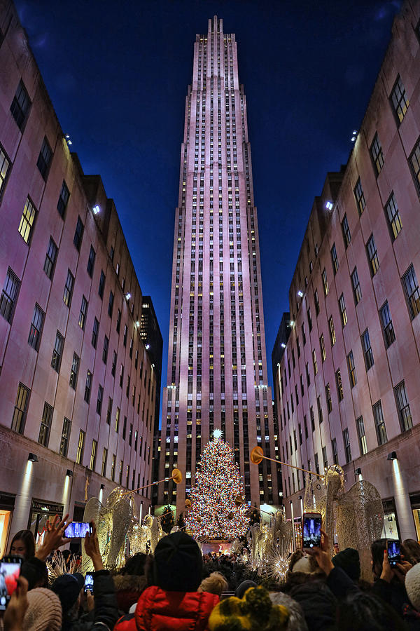 Christmas in the City #20 - Rockefeller Center Glass Art by Allen ...