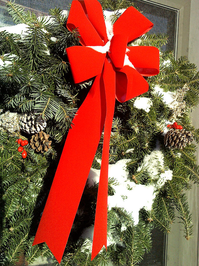 Christmas wreath with snow on it Photograph by Brian Karkut - Fine Art ...