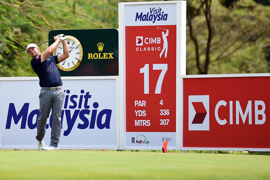 CIMB Classic - Round Four Photograph by Stanley Chou