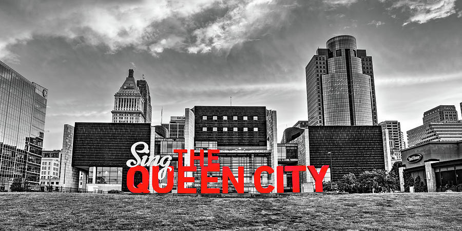 Cincinnati Ohio Sing The Queen City Skyline Panorama - Selective Color Photograph by Gregory Ballos