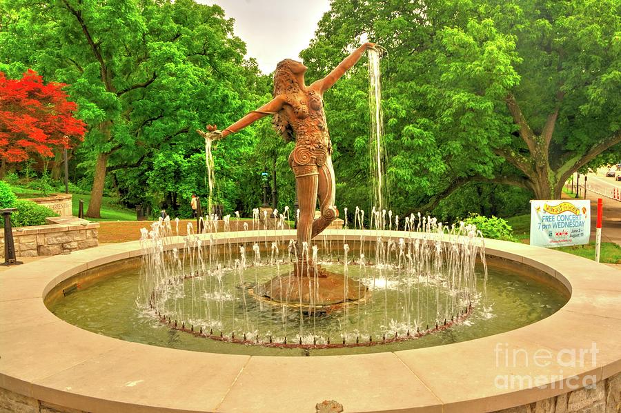 Cincinnati Ohio Statue Fountain Photograph by Paul Lindner Fine Art