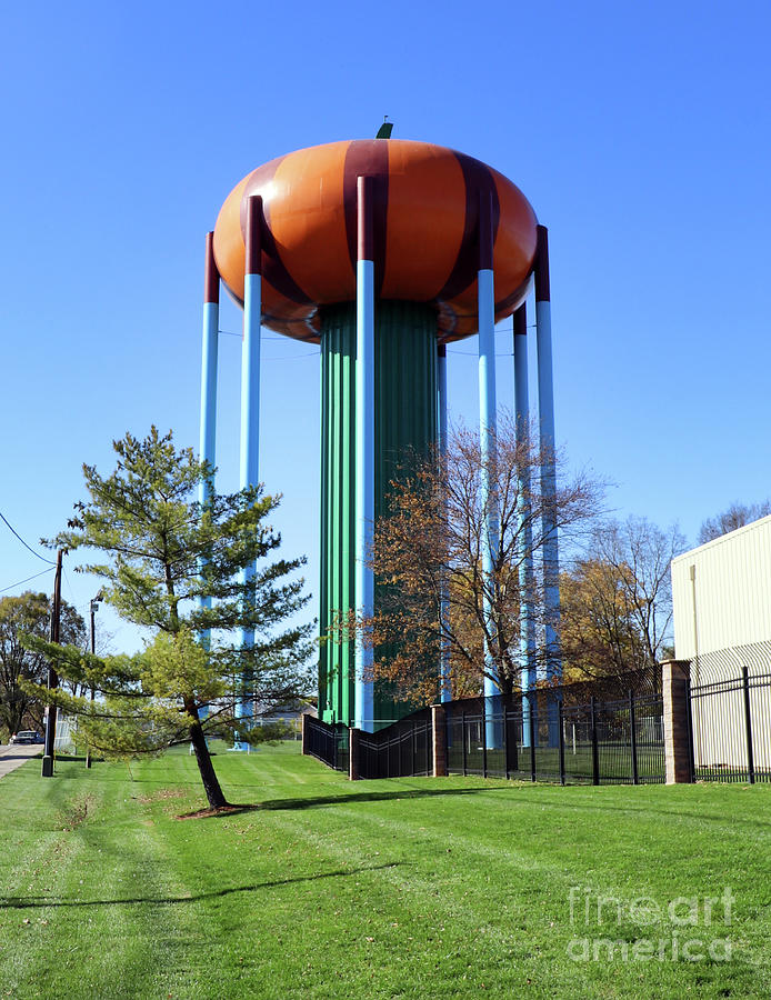 Circleville Ohio Pumpkin Water Tower  5026 Photograph by Jack Schultz