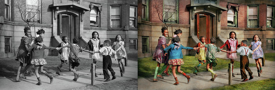 City - Chicago, IL - Ring around the Rosie 1941 - Side by Side Photograph by Mike Savad