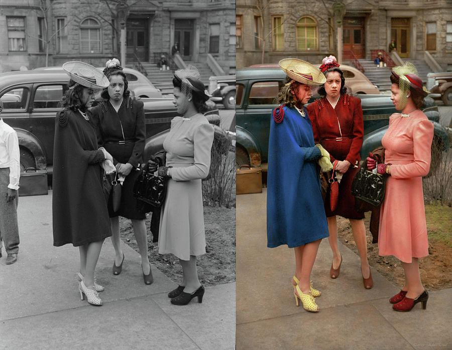 City - Chicago - Waiting for the parade 1941 - Side by Side Photograph by Mike Savad