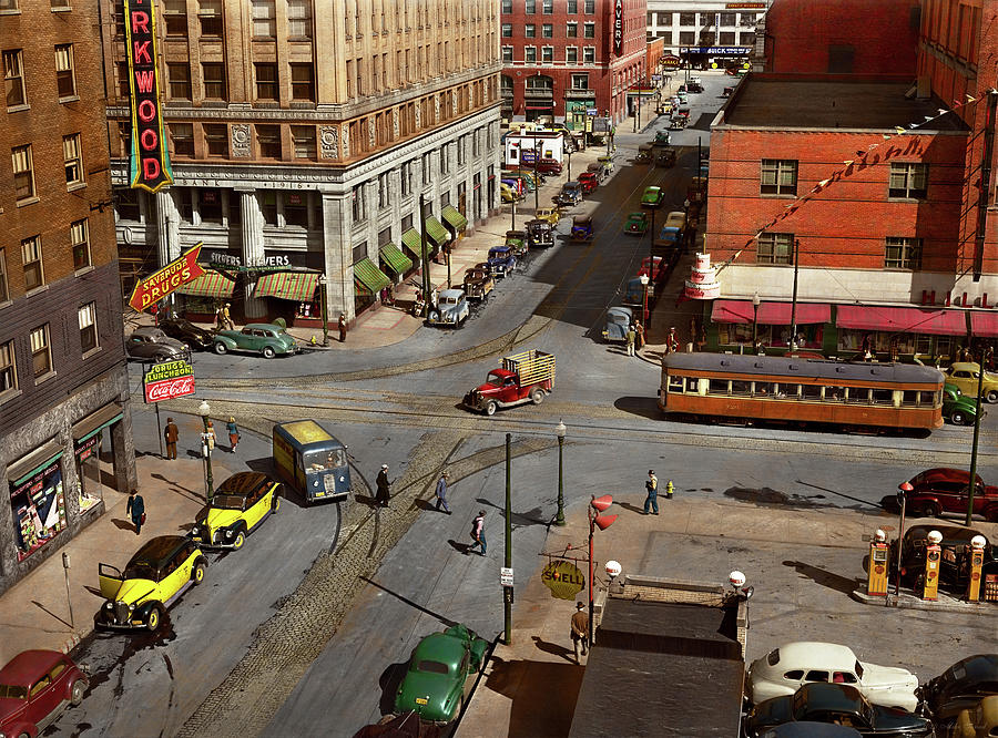 City - Iowa - Des Moines - Walnut and Fourth 1940 Photograph by Mike Savad