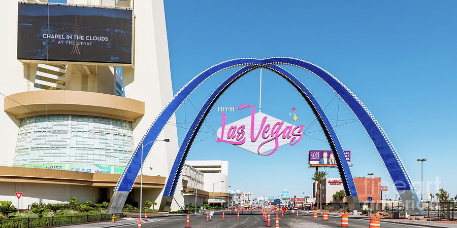 Las Vegas Photograph - City of Las Vegas Arch Front Full View 2 to 1 Ratio by Aloha Art