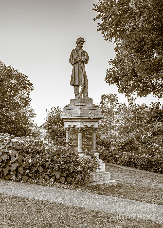 Civil War Memorial Satue Photograph by Daniel Hebard