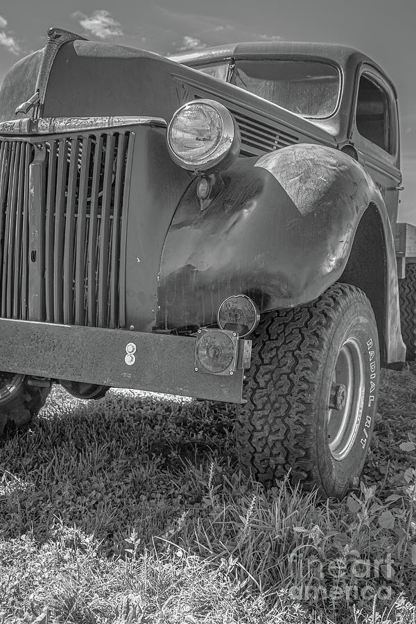 Classic Ford V8 Farm Truck Photograph by Edward Fielding