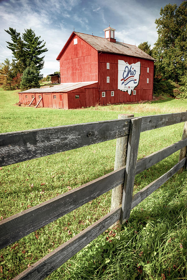 Classic Ohio Bicentennial Red Barn Near Columbus Ohio Photograph by Gregory Ballos