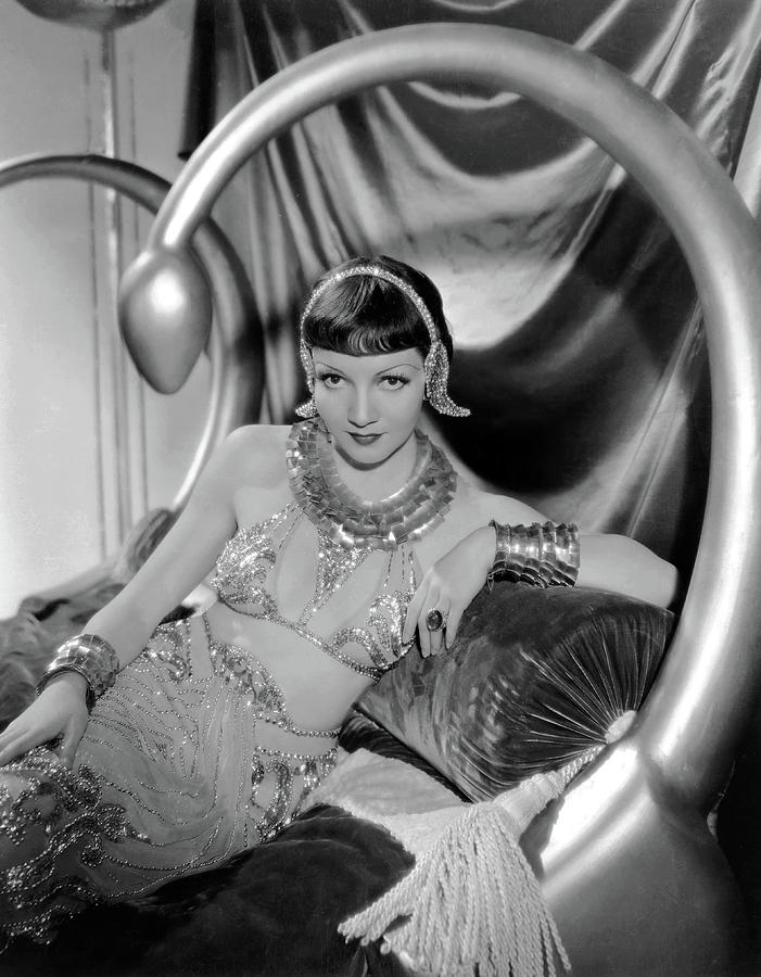 CLAUDETTE COLBERT in CLEOPATRA -1934-, directed by CECIL B DEMILLE. Photograph by Album