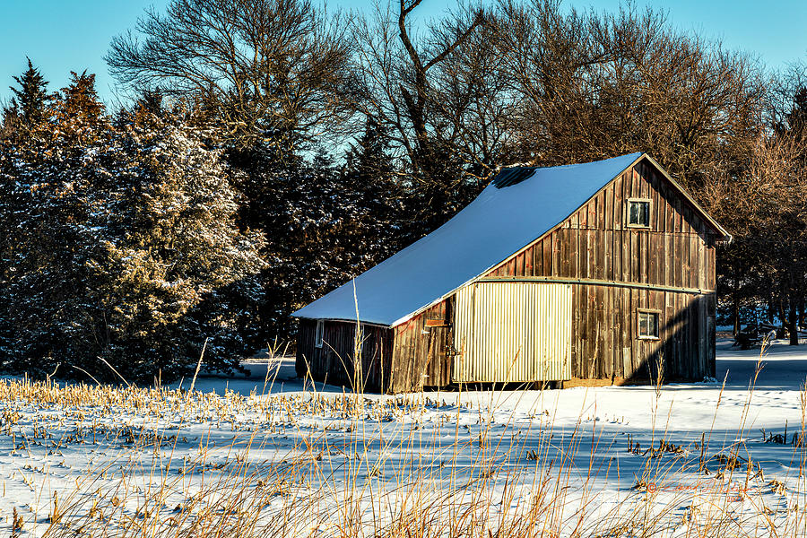 Clear Sky And Barn Photograph by Ed Peterson