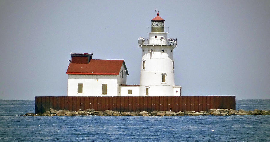 Cleveland Harbor West Lighthouse Photograph by Ira Shander