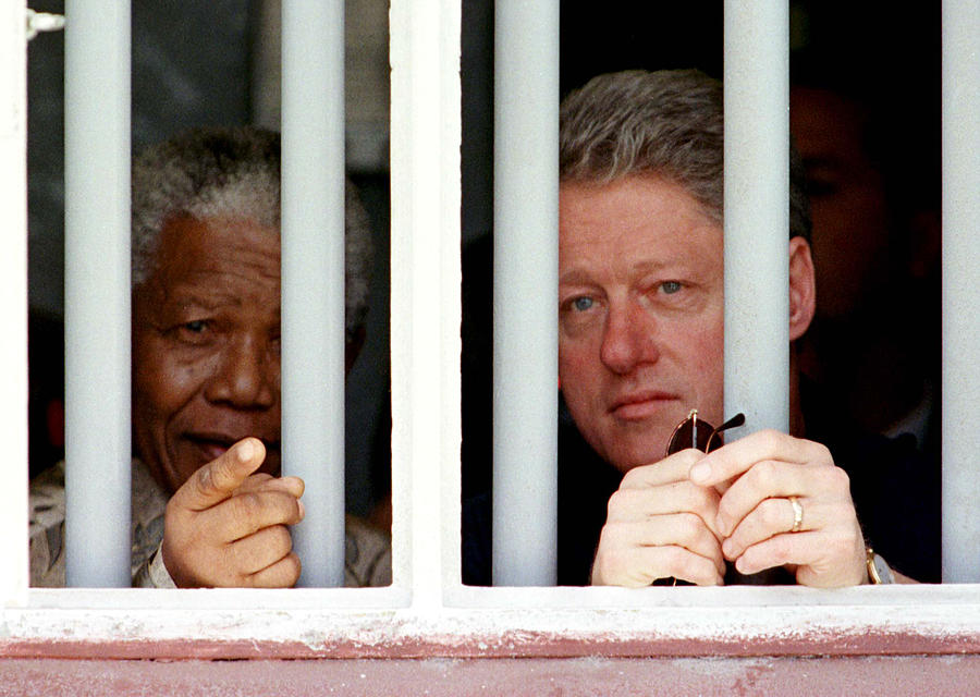 Clinton and Mandela Photograph by Rick Wilking