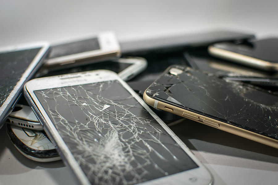 Close-Up Of Broken Phone Photograph by Pornchai Jaito / EyeEm