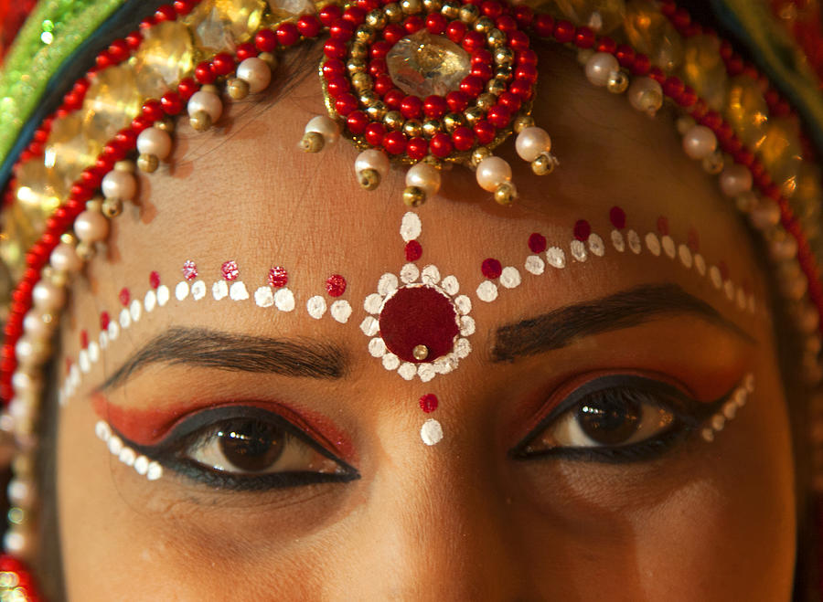 Close up of lovely Hindu lady. Photograph by Grant Faint