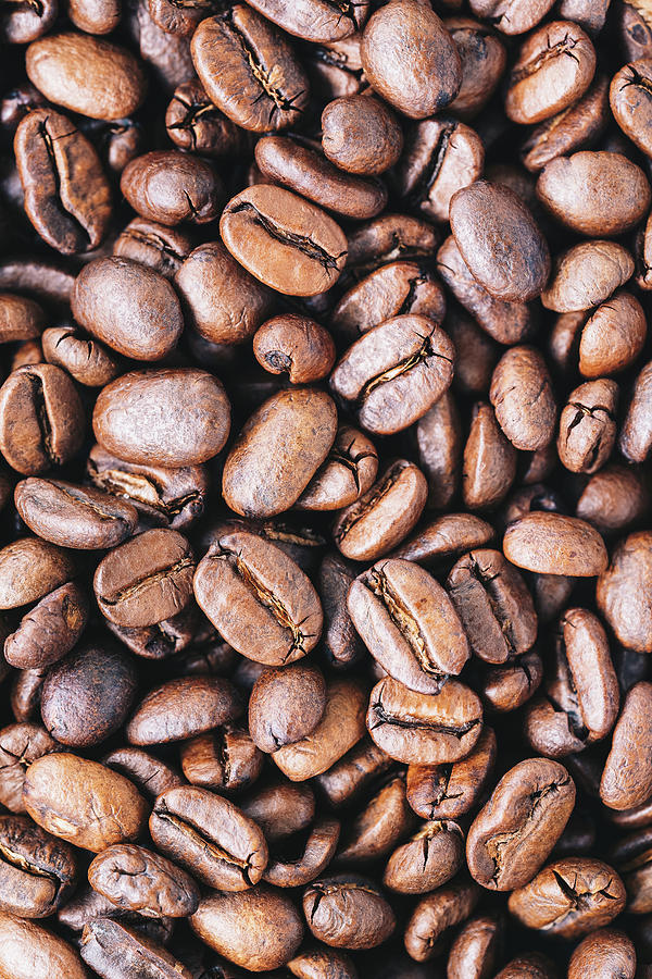 https://images.fineartamerica.com/images/artworkimages/mediumlarge/3/close-up-of-roasted-coffee-beans-lizzy-komen.jpg