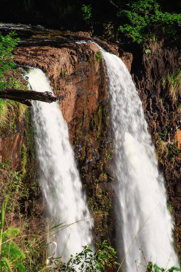 Close Up of Wailua Falls Photograph by Robert J Wagner