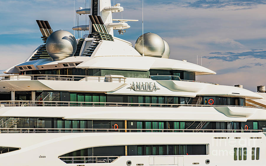 superyacht in honolulu