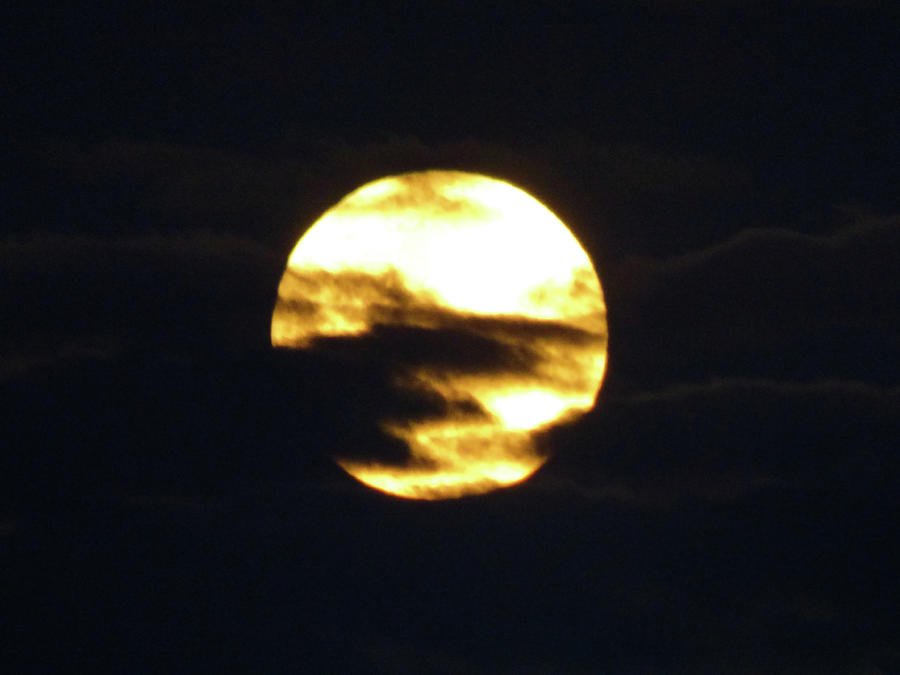 CloudSplot On Super Moon Photograph by Kimo Fernandez