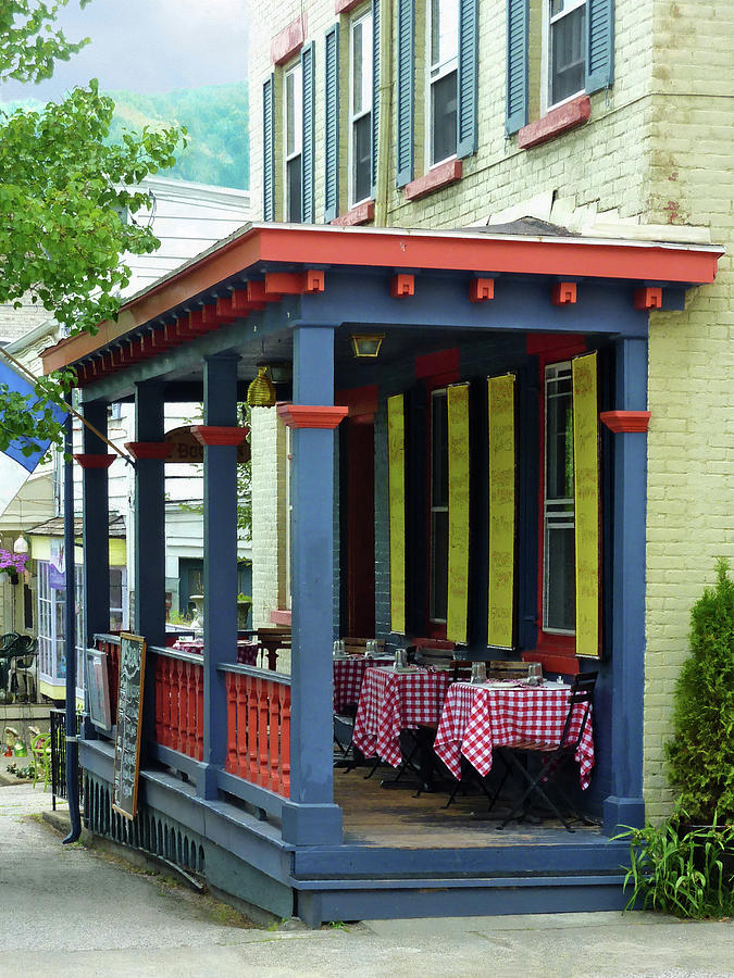 Cold Springs NY - Outdoor Cafe with Checkered Tablecloths Photograph by Susan Savad