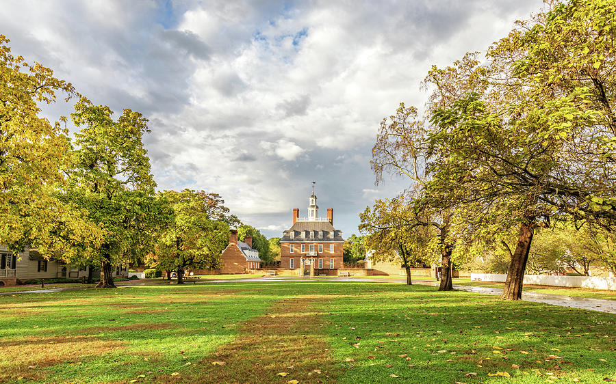 Colonial Autumn at the Palace Photograph by Rachel Morrison