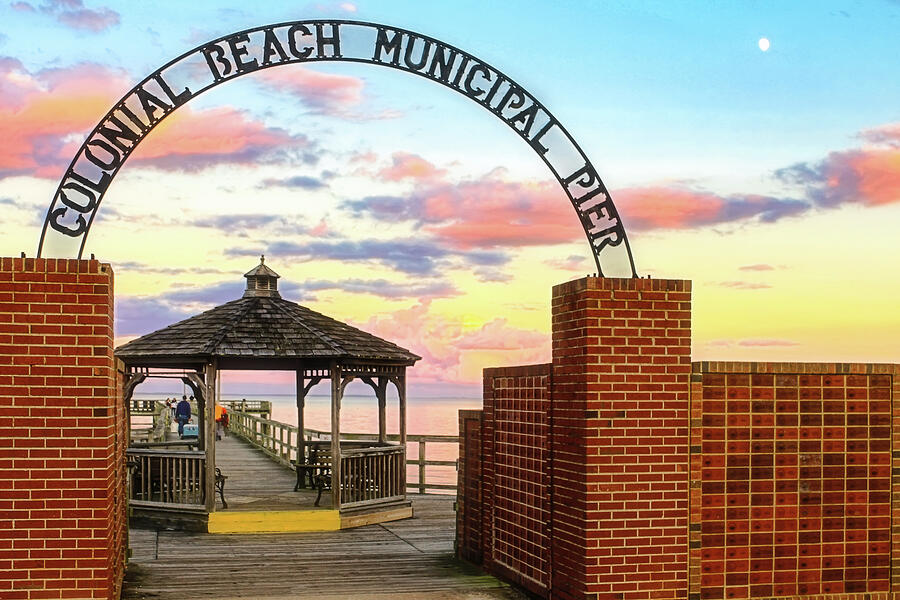 Colonial Beach Pier Entrance Photograph by David Beard - Fine Art America