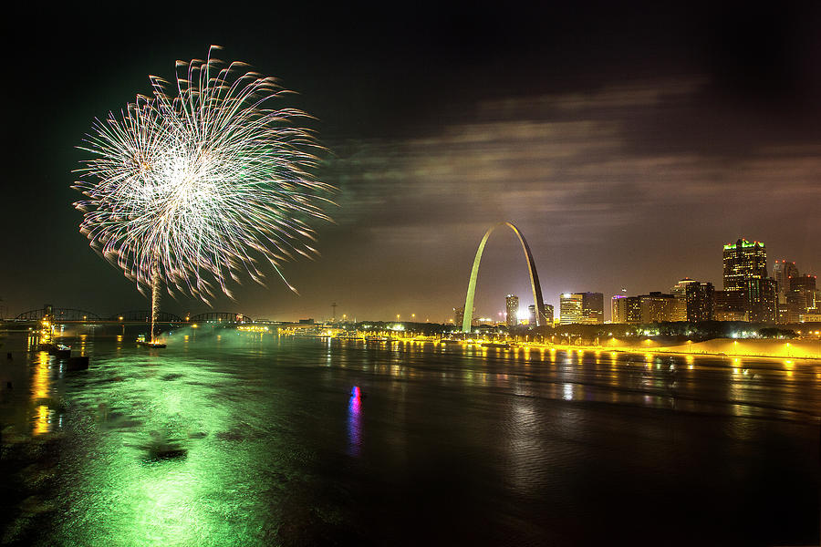 Fireworks Explode Over St. Louis Gateway Arch July 4th Photograph by