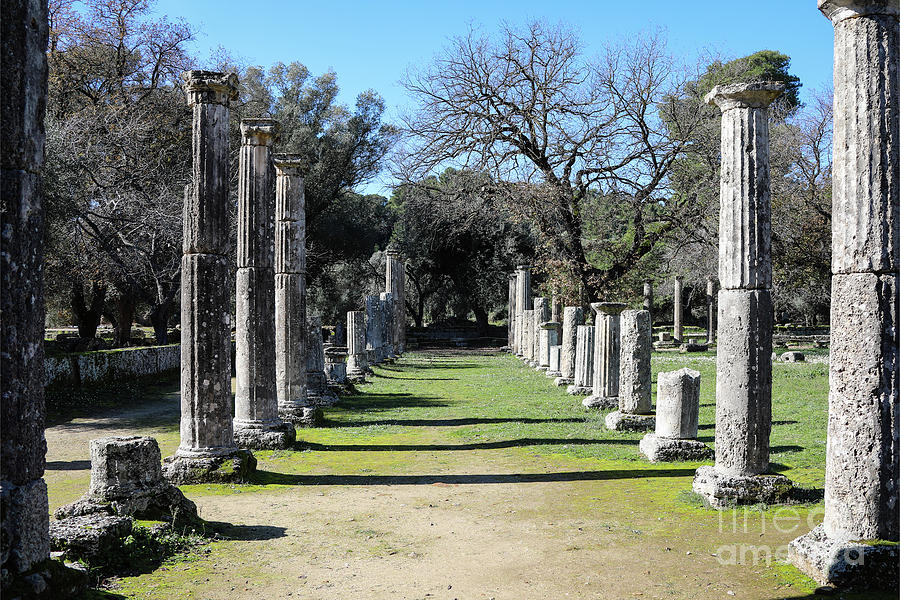 Columns in Perspective at Olympia Photograph by Robert Yaeger - Pixels