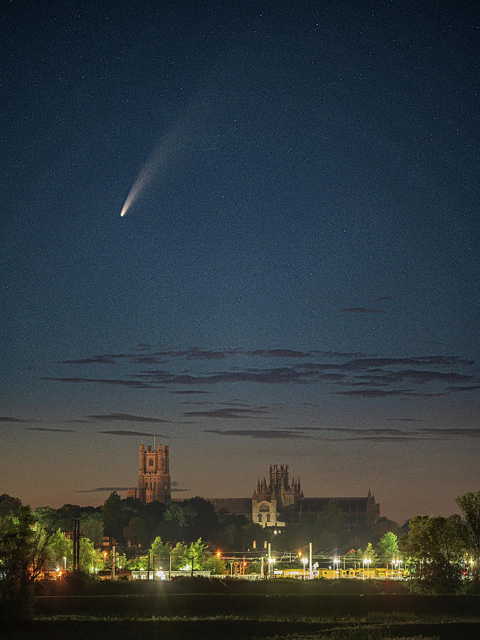 Comet Neowise over Ely i Photograph by James Billings