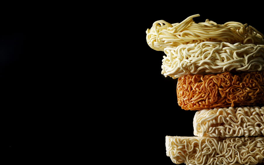 Comparison of instant noodles Photograph by Yuji Ozeki