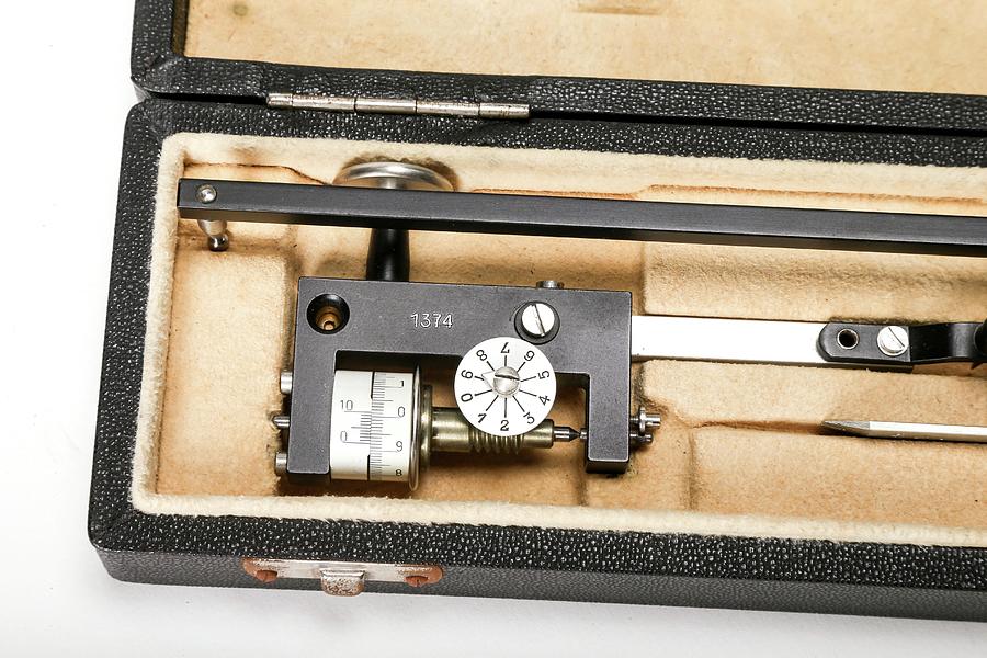 Compensating Polar Planimeter by The Central Intelligence Agency