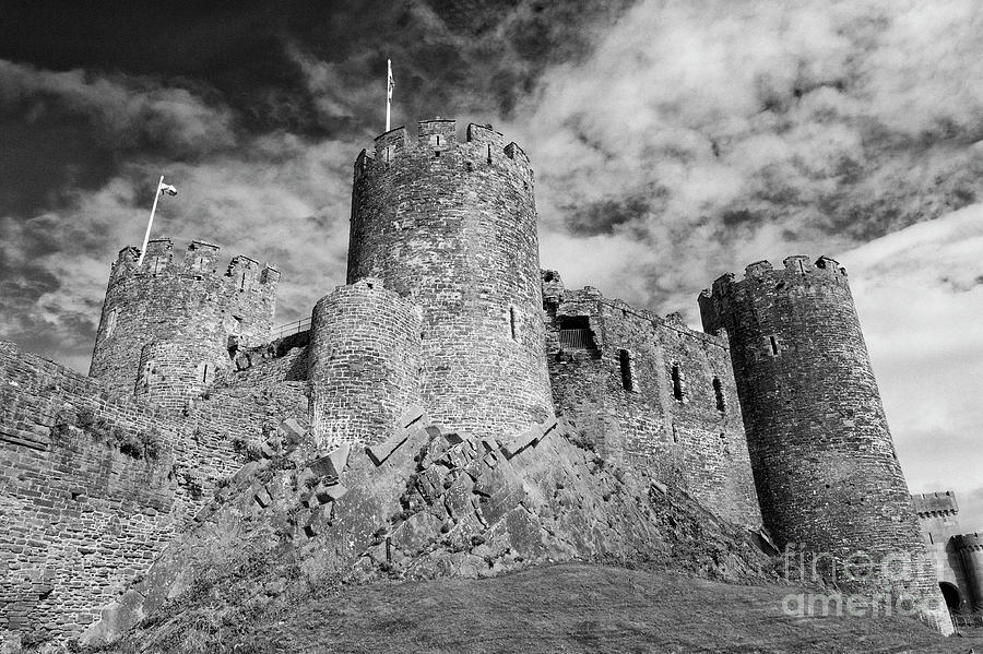 Conwy Castle. Photograph by Richard Wareham - Fine Art America