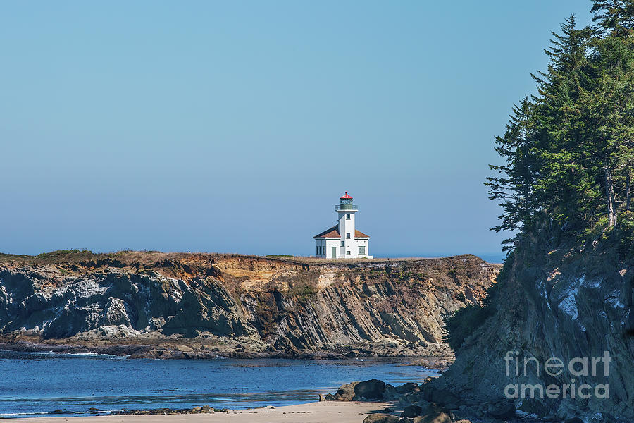 Coos Bay Lighthouse - Cape Arago Photograph by Scott Pellegrin