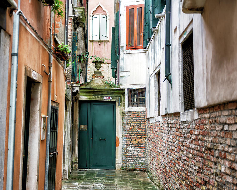 Corner Living in Venice Photograph by John Rizzuto