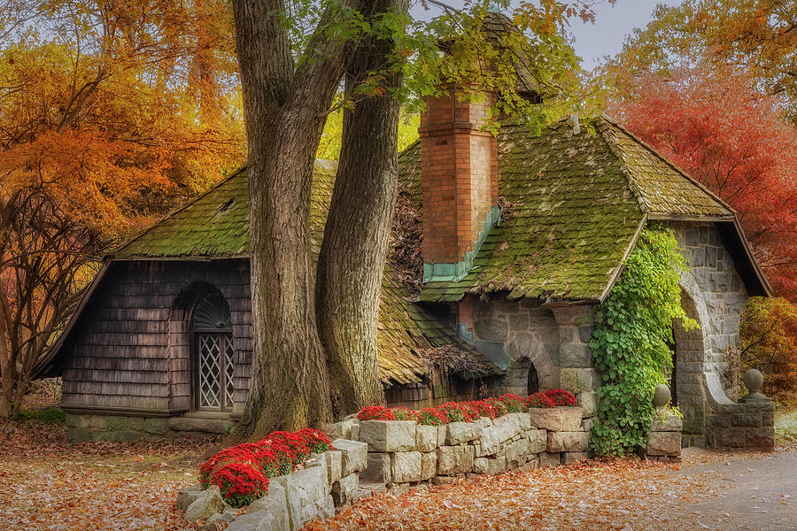 Cottage During Autumn Photograph by Susan Candelario